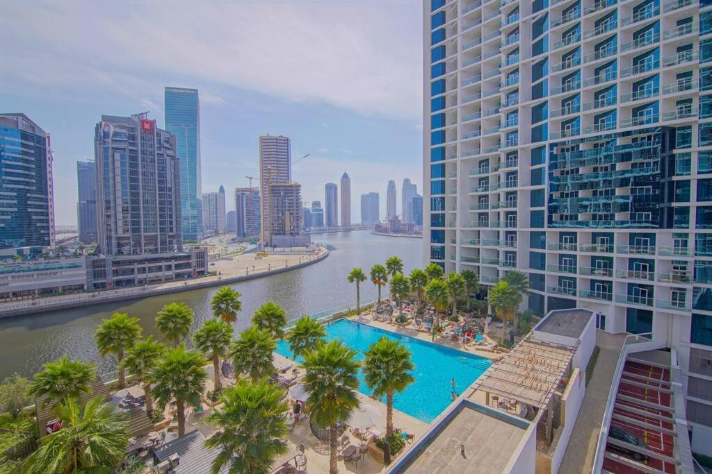 Luxury Hotel Apartment With A Canal View Dubai Ngoại thất bức ảnh