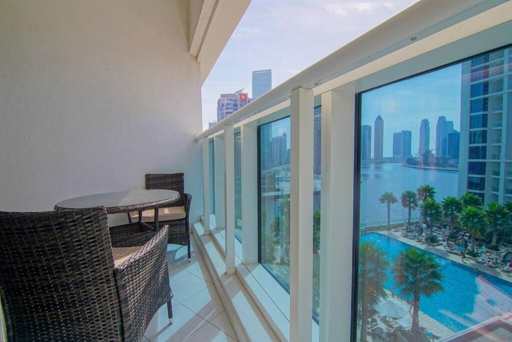 Luxury Hotel Apartment With A Canal View Dubai Ngoại thất bức ảnh