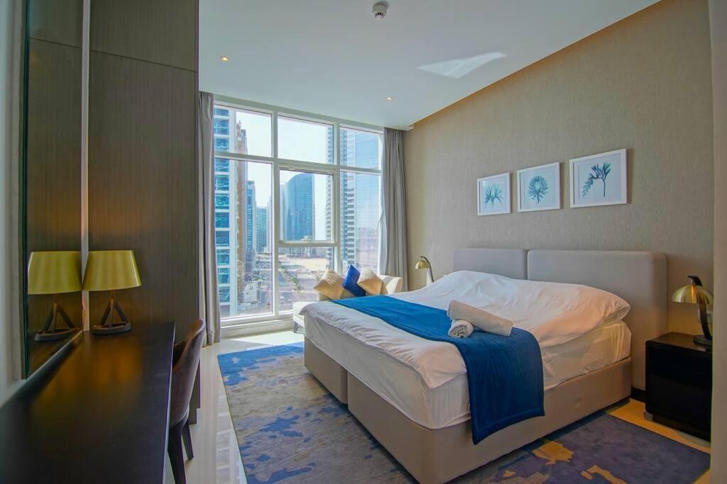 Luxury Hotel Apartment With A Canal View Dubai Ngoại thất bức ảnh