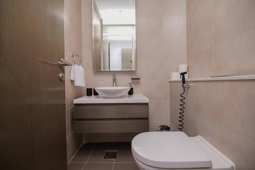Luxury Hotel Apartment With A Canal View Dubai Ngoại thất bức ảnh