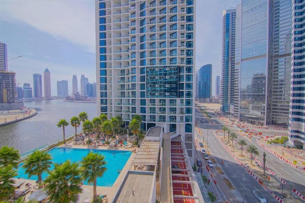 Luxury Hotel Apartment With A Canal View Dubai Ngoại thất bức ảnh